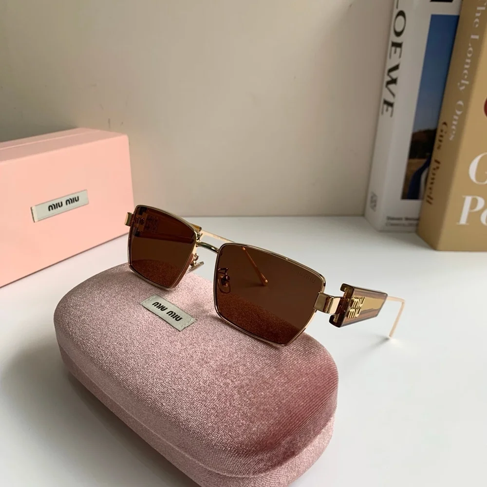 Miu Miu. miu rectangular